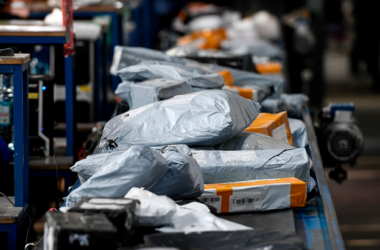 В Госдуме призвали сохранить нынешний лимит беспошлинных покупок для личных нужд В Госдуме призвали сохранить нынешний лимит беспошлинных покупок для личных нужд