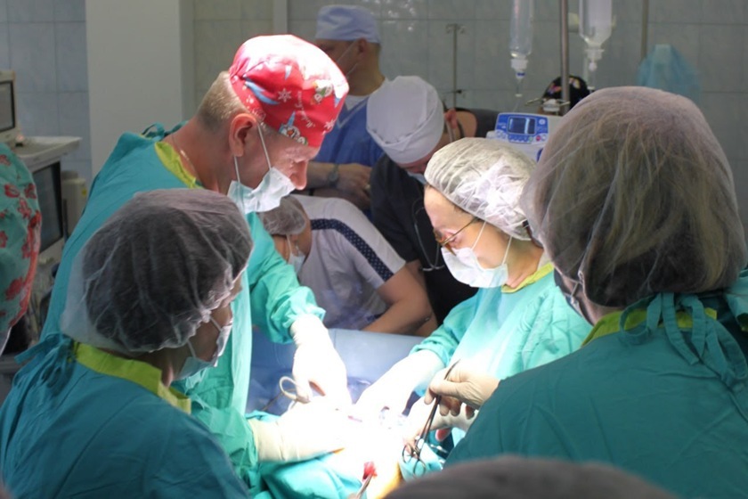 Врачи РГНКЦ Пироговского Университета вырезали у пациентки 8-килограммовую опухоль