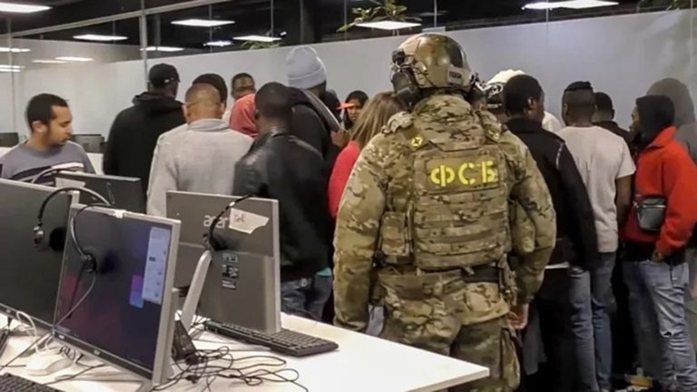 ФСБ задержала организаторов мошеннических колл-центров в Москве ФСБ задержала организаторов мошеннических колл-центров в Москве