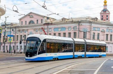 В Москве запустят около 100 новых трамваев В Москве запустят около 100 новых трамваев