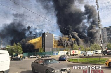 Крупный пожар вспыхнул на стройплощадке паркинга в Путилково Крупный пожар вспыхнул на стройплощадке паркинга в Путилково