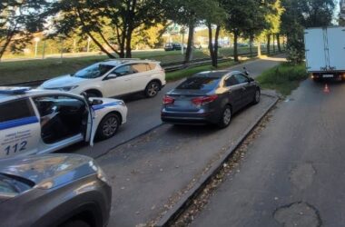 В Коломне «Газель» сбила пенсионерку при движении задним ходом В Коломне «Газель» сбила пенсионерку при движении задним ходом
