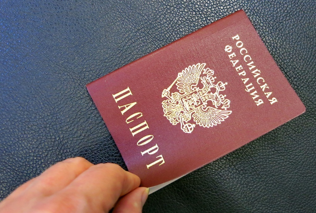 МВД предложило отменить вписывание детей в загранпаспорта родителей МВД предложило отменить вписывание детей в загранпаспорта родителей