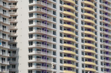В Москве резко выросли продажи жилья после снижения ставки В Москве резко выросли продажи жилья после снижения ставки