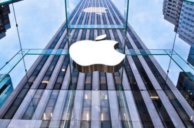 ФАС потребовала от Apple предустанавливать российские поисковики ФАС потребовала от Apple предустанавливать российские поисковики