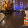 В Лобне пьяный водитель на угнанном грузовике повредил шесть машин В Лобне пьяный водитель на угнанном грузовике повредил шесть машин