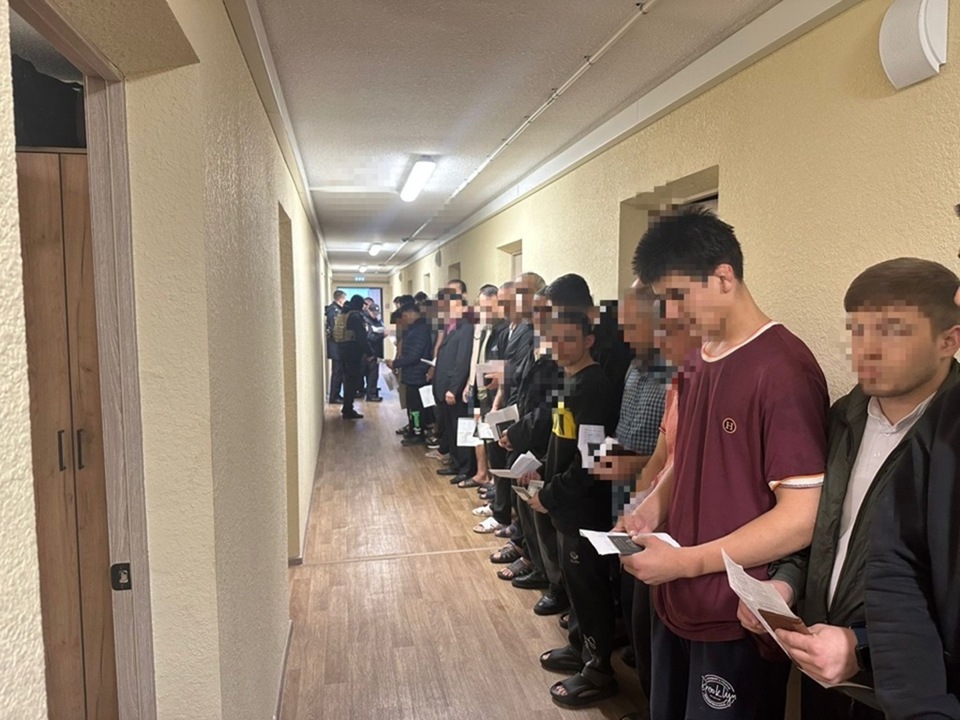 Работодателей хотят обязать платить за депортацию мигрантов